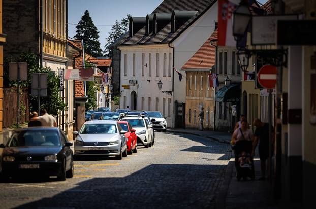 Visoke temperature ispraznile ulice Samobora