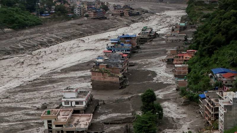 Urušeni ledenjak uzrokovao je bujicu u Nepalu? Lavina leda i stijena rušila je sve pred sobom