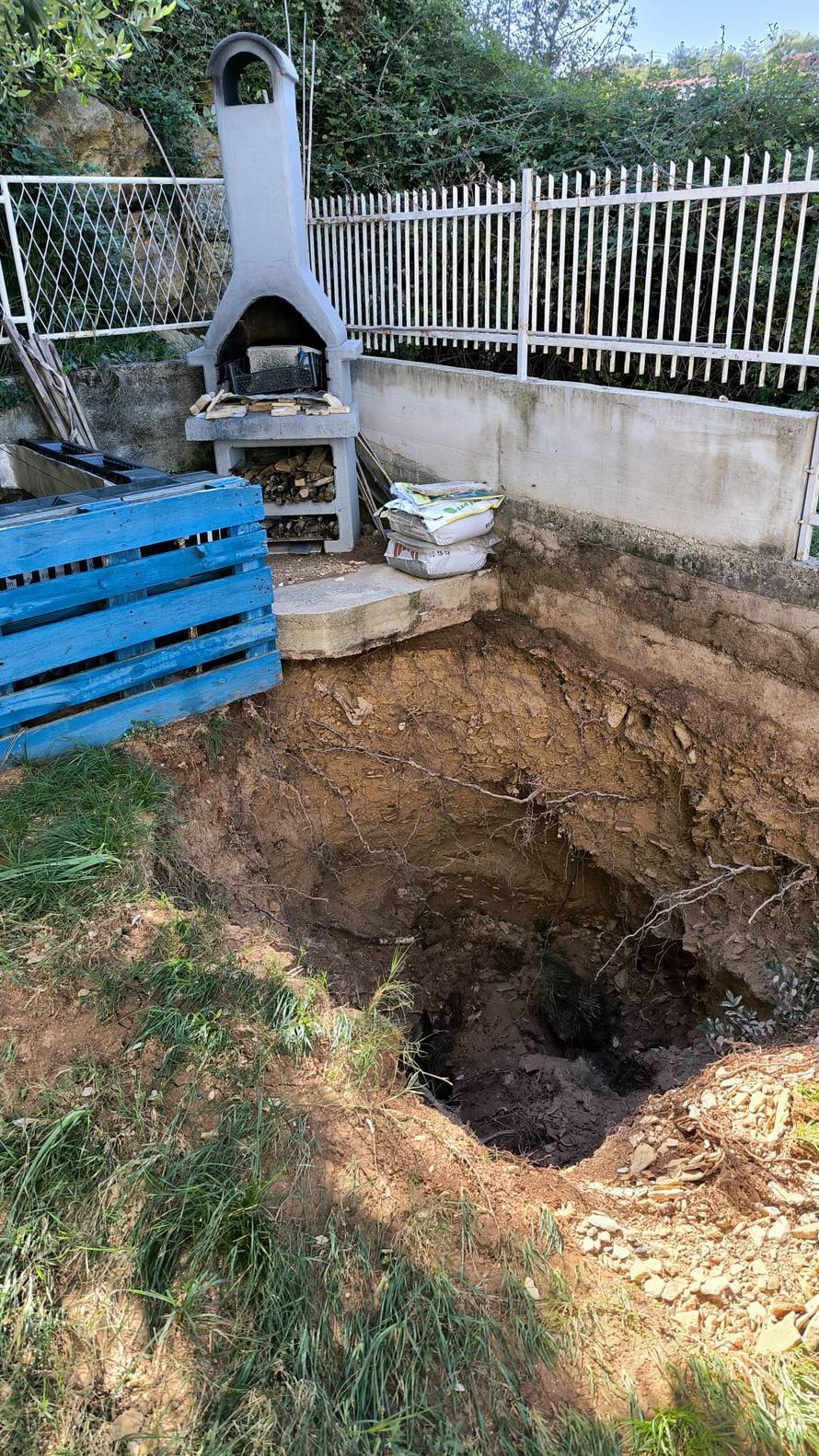 VIDEO Bujica u Mekoj Dragi ostavila katastrofu: 'Susjedu je sve uništeno, ceste su razorene'