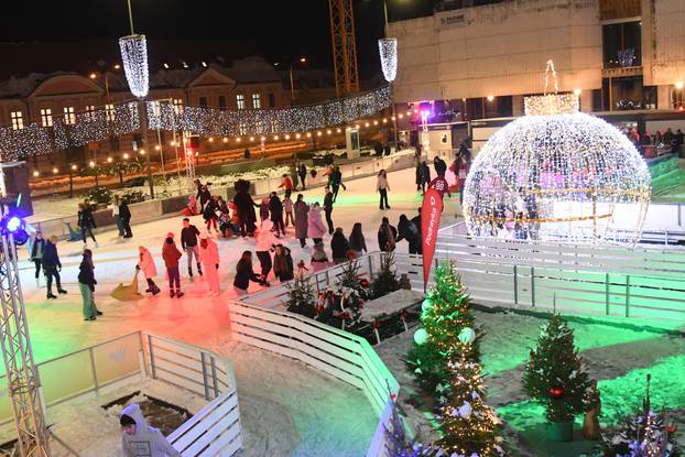 Varaždin: Svečano otvorenje Ice Wonderland ledenog parka