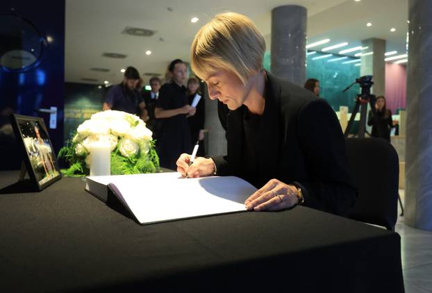 Zagreb: Komemoracija za preminulog novinara i urednika Nove TV Mislava Bagu