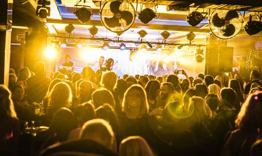 Božićni spektakl u Metropolis klubu uz najveće hitove ABBA-e!