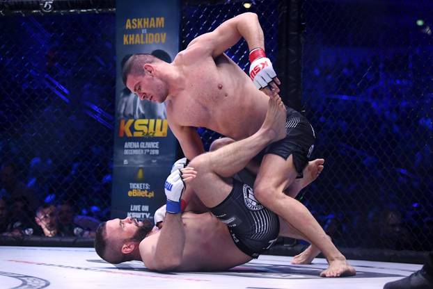 Zagreb: Borilački spektakl KSW 51, Ante Delija - Oli Thompson