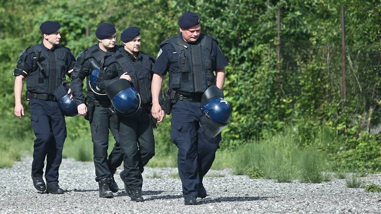 Drama u Zagrebu: Došli su ih deložirati 60 policajaca i bageri