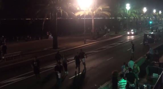 Kamionom gazio ljude u Nici: Ima 73 mrtvih i 150 ranjenih