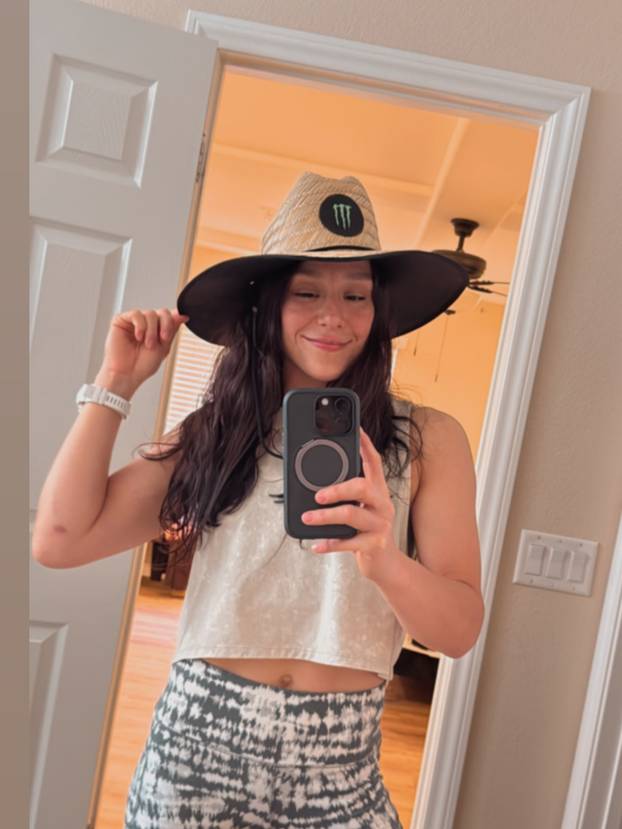 JEZIVE SCENE U UFC-u: Borkinja izgubila svijest nakon brutalnog nokauta! Pobjednica se molila