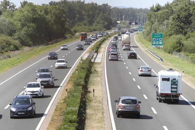Karlovac: Gust promet na autocesti A1