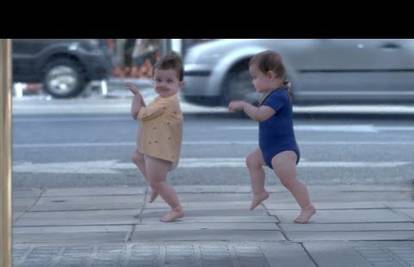 Zakon! Bebe imaju prekul plesne pokrete u novoj reklami