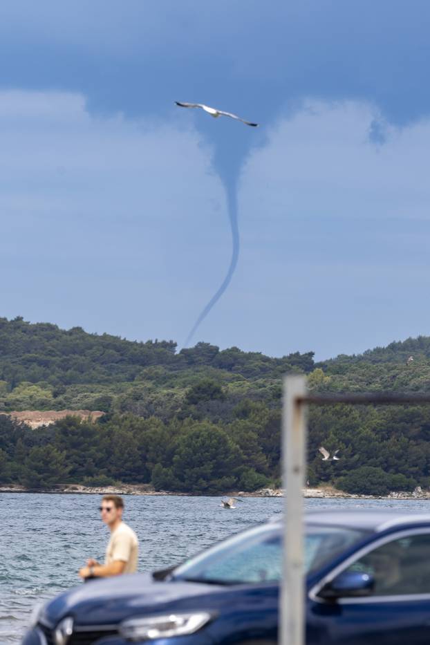 Kod Pule se formirala pijavica