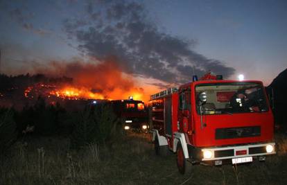 Lokalizirali požar niskog raslinja kraj Primoštena