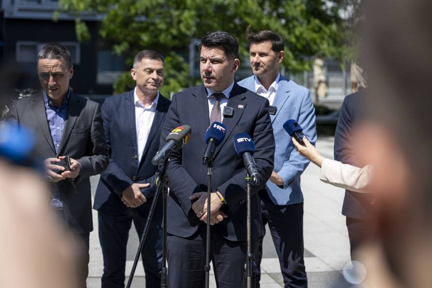 Osijek: Press konferencija Nikole Grmoje