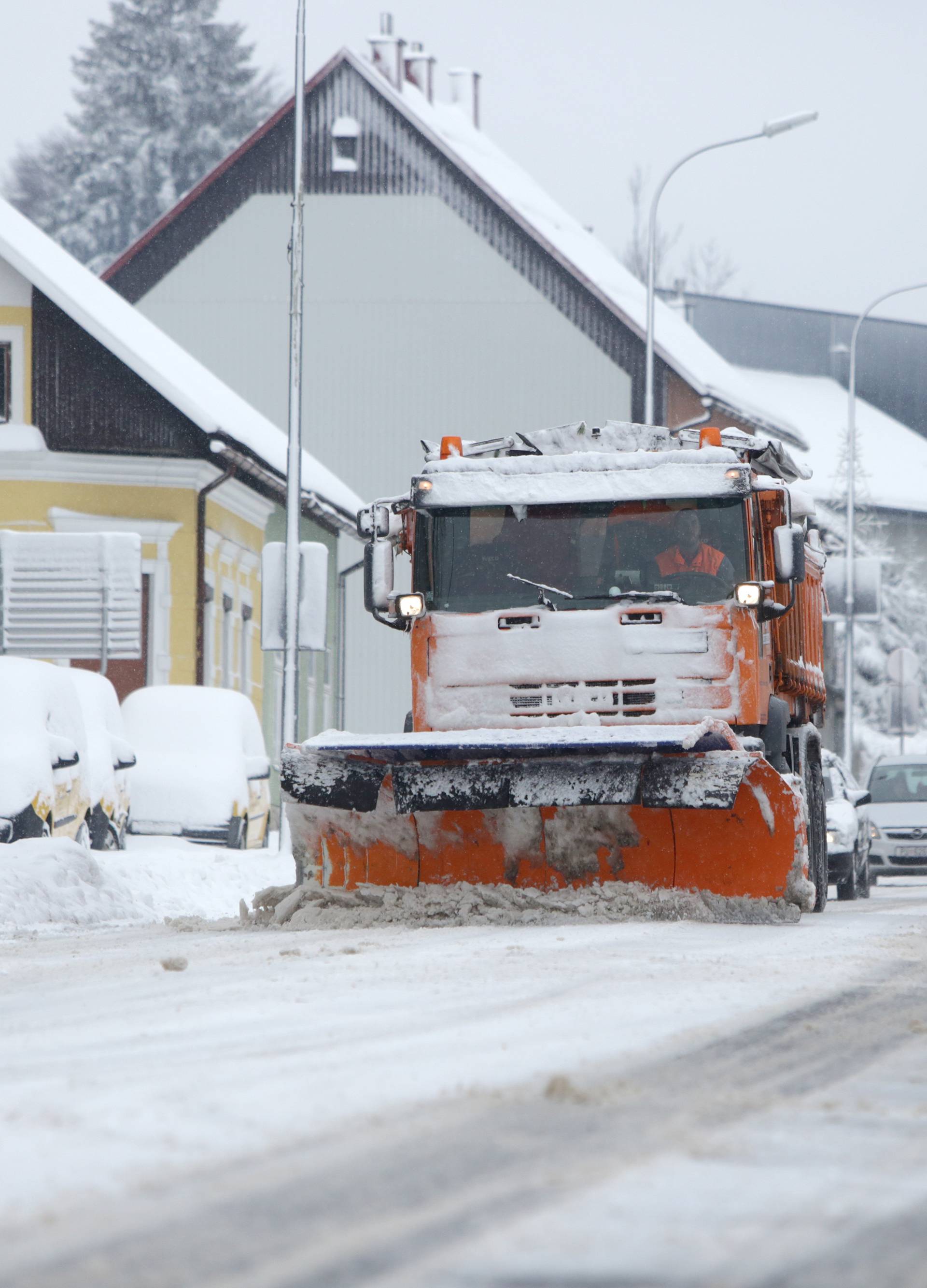 Prvo kiša, a u petak očekujte i snijeg: Za vikend zubato sunce