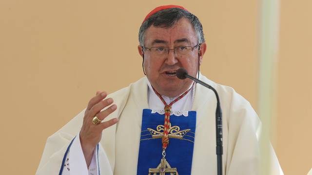 Kardinal Puljić završio u bolnici