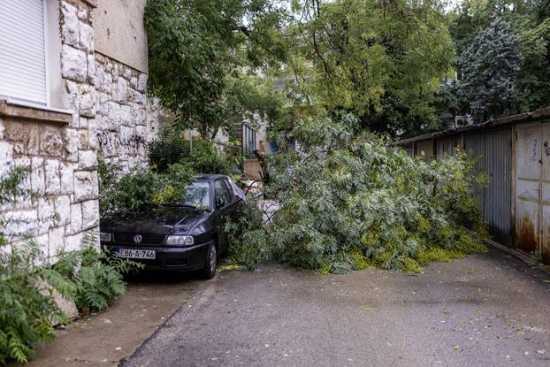 Olujno nevrijeme poharalo Mostar 