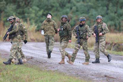 FOTO Ovako je izgledala vojna vježba u Gašincima: Naša vojska vježbala s Britancima