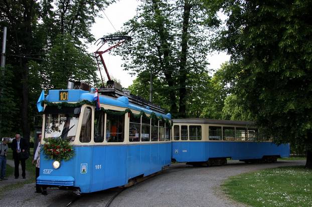 FOTO Zavirite u tvornicu ZET-a i Đuro Đaković gdje su se sklapali naši legendarni plavi tramvaji