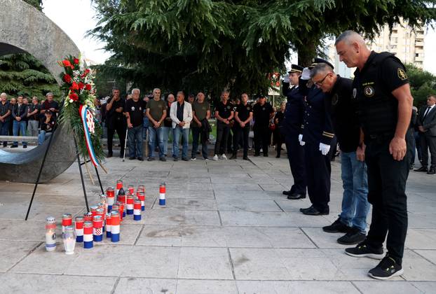 Šibenik: Komemoracija kod Spomen obilježja smrtno stradalim hrvatskim braniteljima iz Domovinskog rata