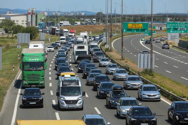 Zagreb: Velike gužve na naplatnoj postaji Lučko
