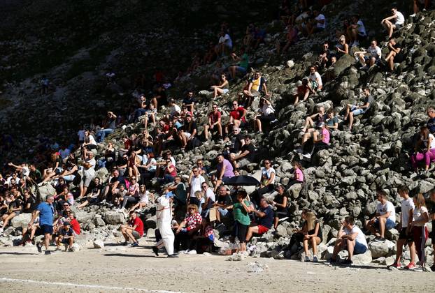 ARHIVA: Utakmica na dnu isušenog Modrog jezera koje danas doseže rekordan vodostaj