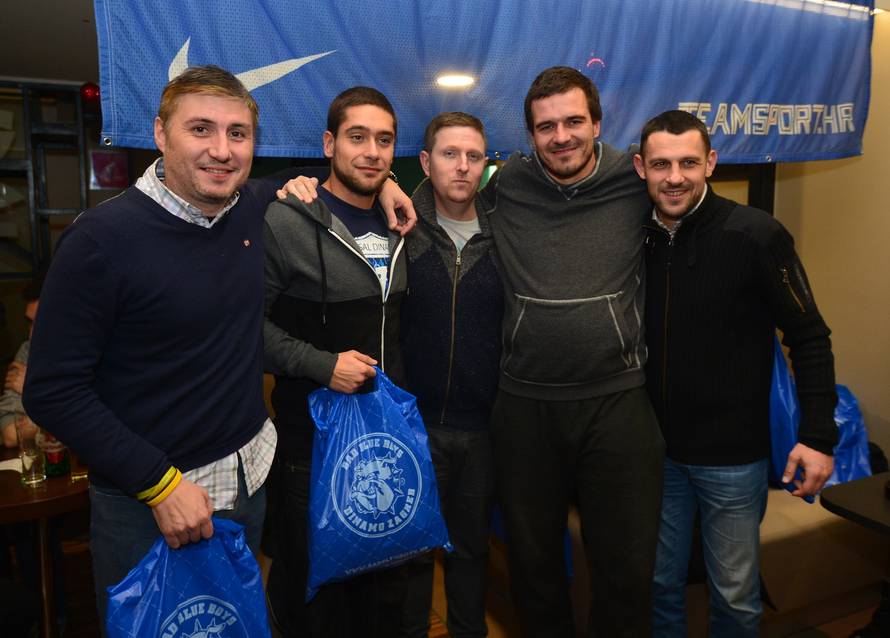 To je Dinamo: Pjesma, šalovi i strast u kvartu Nike Kranjčara