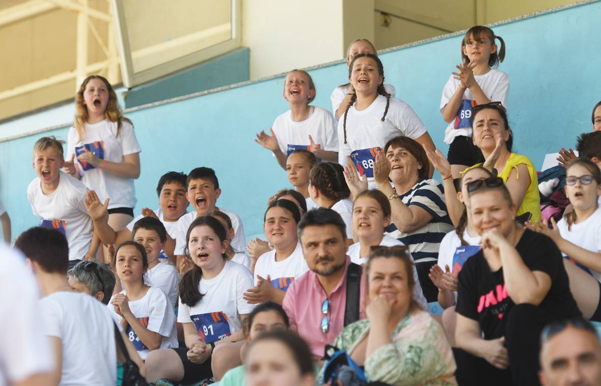 Sara Kolak razveselila djecu na Erste Plavoj ligi u Rijeci. Učenici iz 44 škole bili na natjecanju