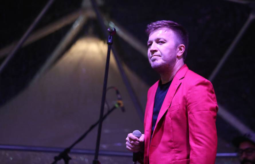 Edo Maajka priznao: 'Radio sam  kao kuhar, ali i to se zatvorilo'