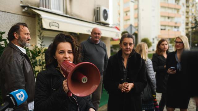 Zadar: Prosvjed pod nazivom Pravda za zadarskog policajca - umjesto odlikovanja, suspenzija