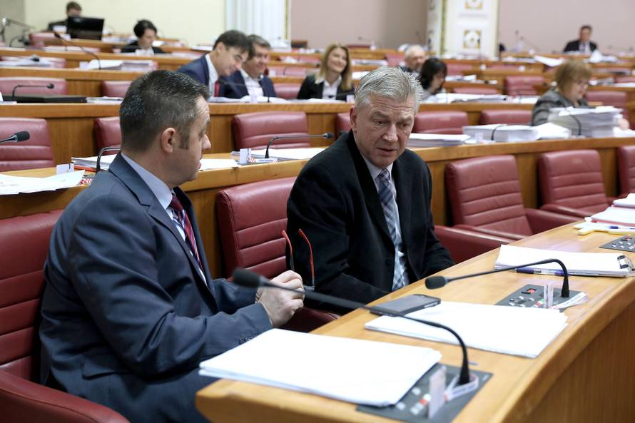 HNS i HSS u Saboru protiv poreza na nekretnine do 2018.