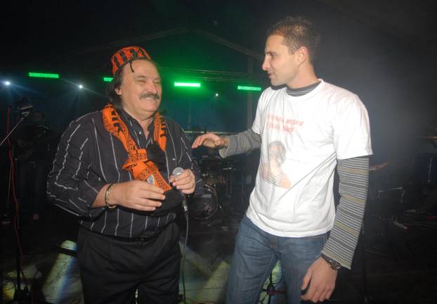 Šibenik: Šiben?ane u novu 2009. uz pjesmu uveo Mišo Kova?