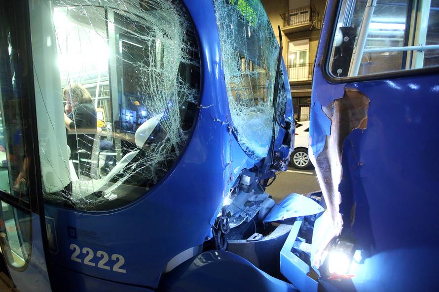 Sudarili se dva tramvaja i auto u Zagrebu: Ima ozlijeđenih ljudi