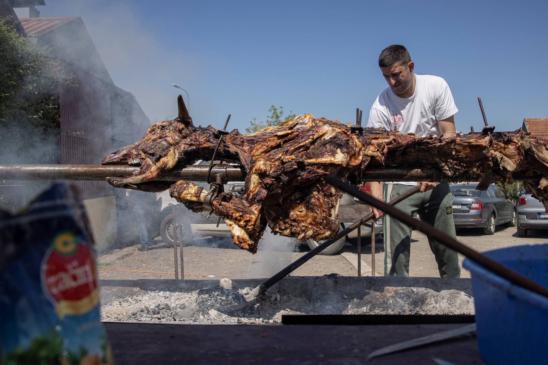 Serbian restaurant offers roasted ox to promote COVID-19 vaccination
