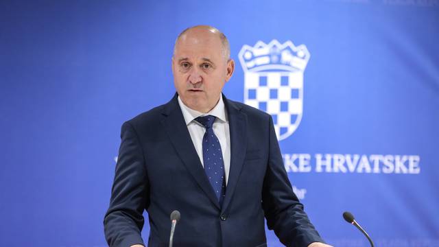 Zagreb: Branko Bačić obradio se medijima nakon sjednice Vlade