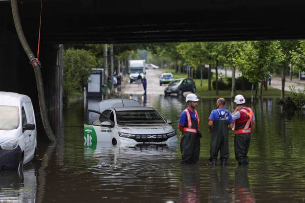 A strong storm hits Bucharest