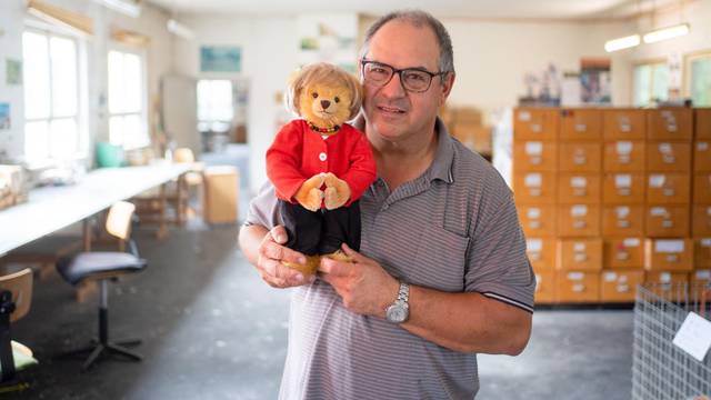 Coburg company produces Merkel teddy bear