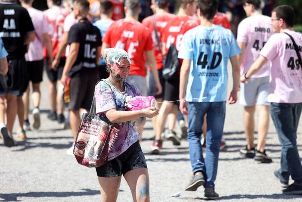 Rijeka: Maturanti proslavili zadnji dan škole