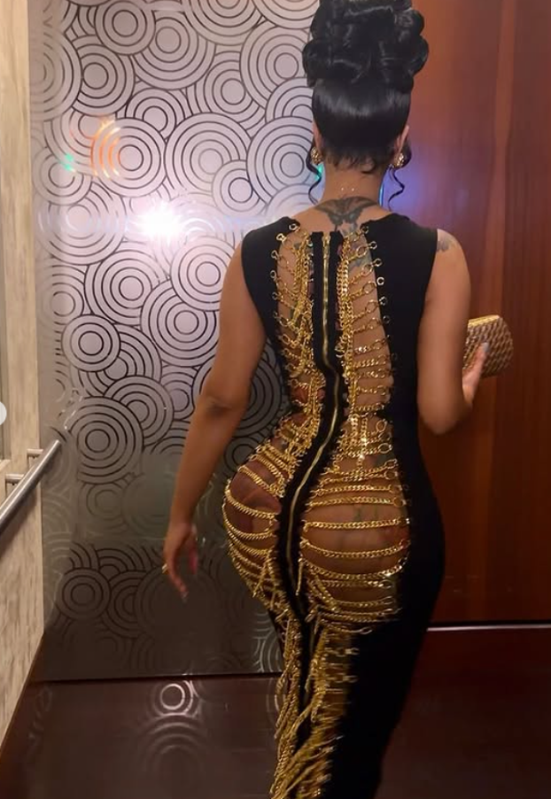 FOTO Guza na izvol'te! Cardi B mrdala golom stražnjicom, teško je skrenuti pogled...