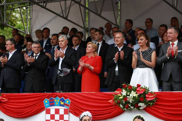 Sinj: Uzvanici s tribina pratili 301. Sinjsku alku