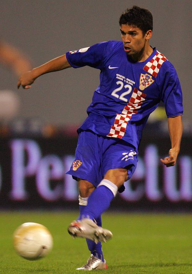 ARHIVA - 2006. Zagreb: Vatreni i "maksimirska krtica" srušili su Englesku 