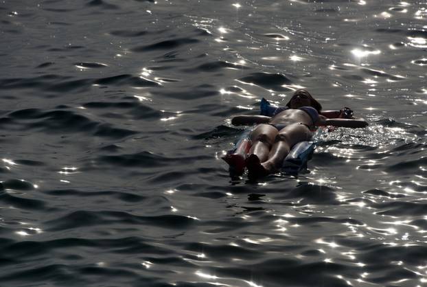 Pula: Kupa?i uživali u velikim valovima