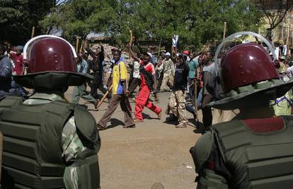 Kenija: Policija prijeti da će ubiti sve koji izađu van