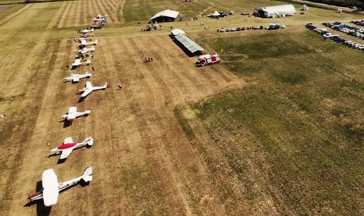 Pao maleni avion na aerodromu kraj Siska, pilot je preživio