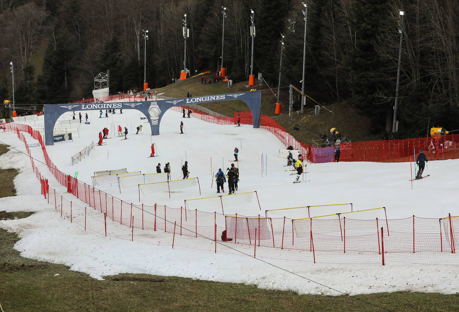 Zagreb: Pripreme uoči početka prve utrke ženskog slaloma Audi FIS Svjetskog skijaškog kupa 