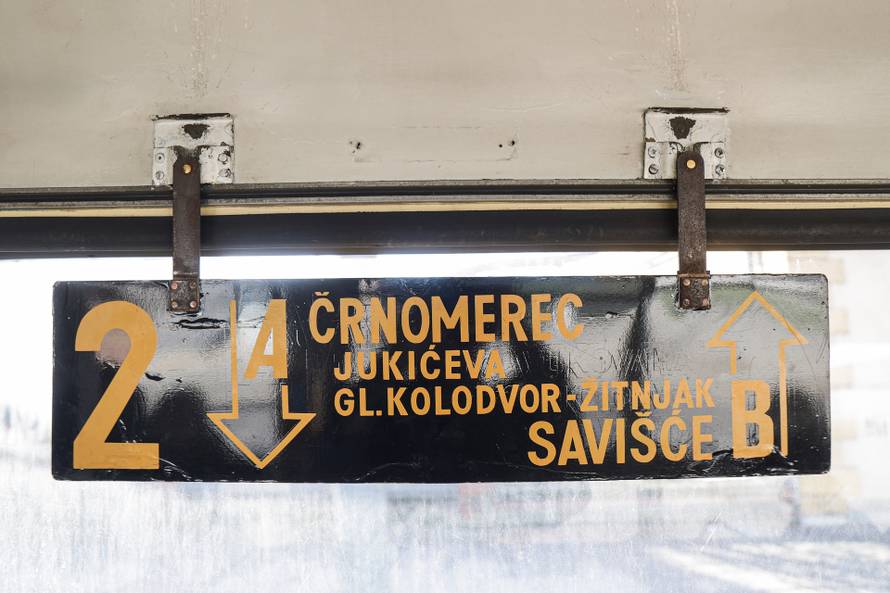 Zagreb: Tramvaj ZET-a koji vozi već pola stoljeća