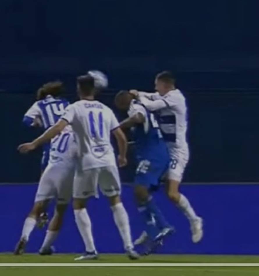 Je li Dinamo oštećen za penal? Stoper Osijeka igrao rukom u 16