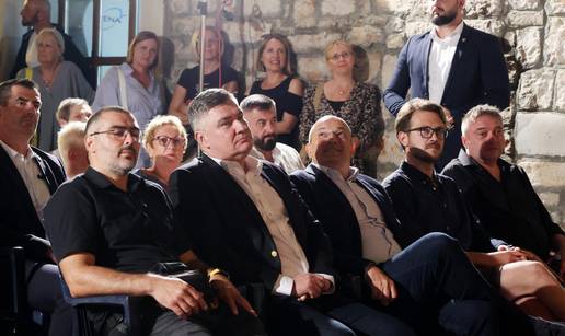 FOTO Milanović stigao na festival FALIŠ u Šibenik, slušao predavanje o bitki na Sutjesci