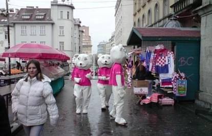 Zagreb: T-Mobile maskote dijelile zagrljaje na Dolcu 