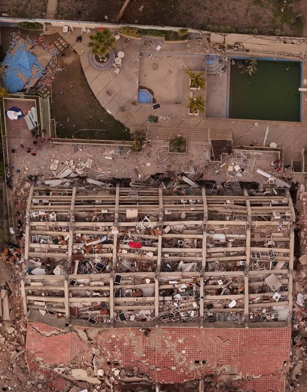 Aftermath of earthquakes in La Guaira