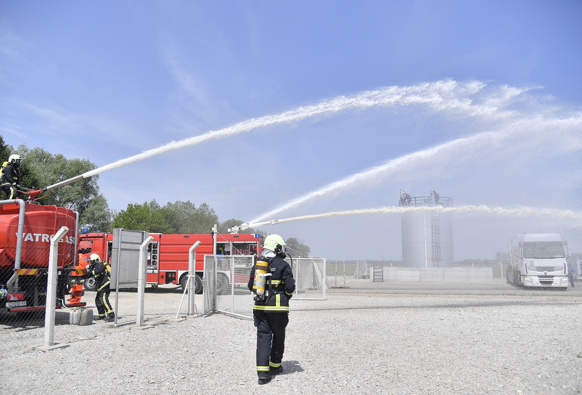 Vatrogasci su izveli pokaznu vježbu na bušotini općine Gola: 'Važna  je zaštita od požara'