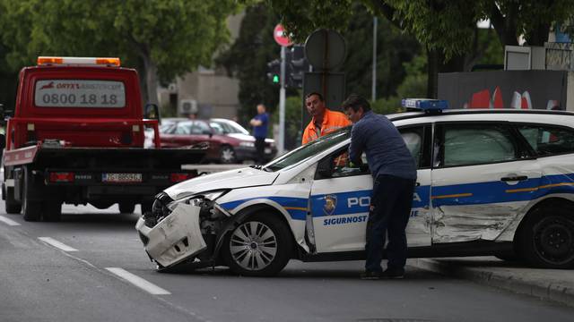 Split: U prometnoj nesreÄi sudjelovali osobno vozilo, bicikl i policijsko vozilo