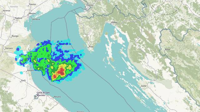 Pogledajte nevrijeme koje ide na Hrvatsku! Na karti veće od Istre, upalio se sustav za oluje